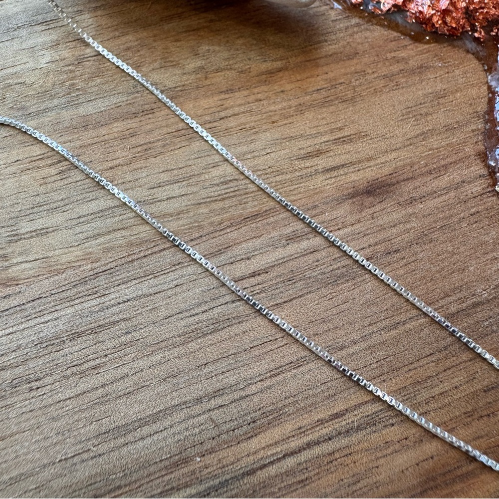 925 Sterling Silver Box Chain 16”-18”adjustable Necklace - Picture 2 of 3